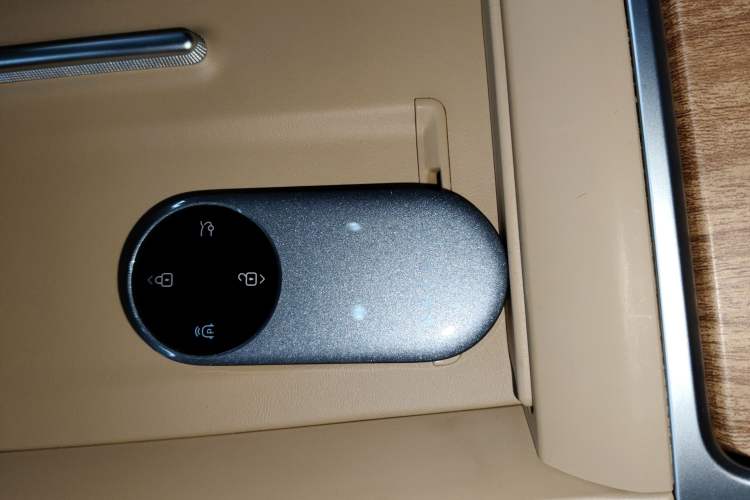 Used Hima Luxeed R7 2024 All-Electric 736 km Ultra
