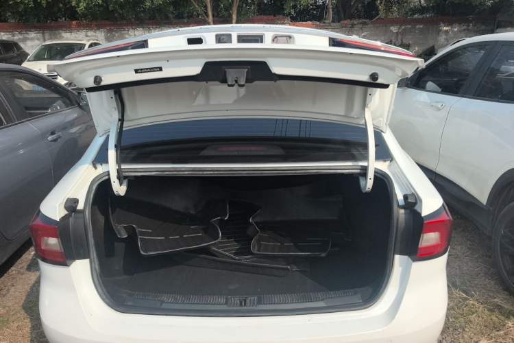 Used Roewe i5 2020 1.5L Manual 4G Connect Leehao Flagship Edition
