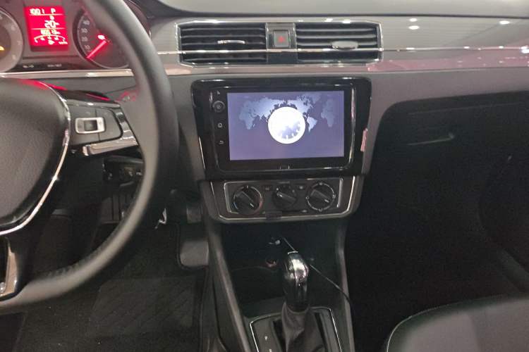 Used Volkswagen Santana 2016 1.6L Automatic Comfort Edition