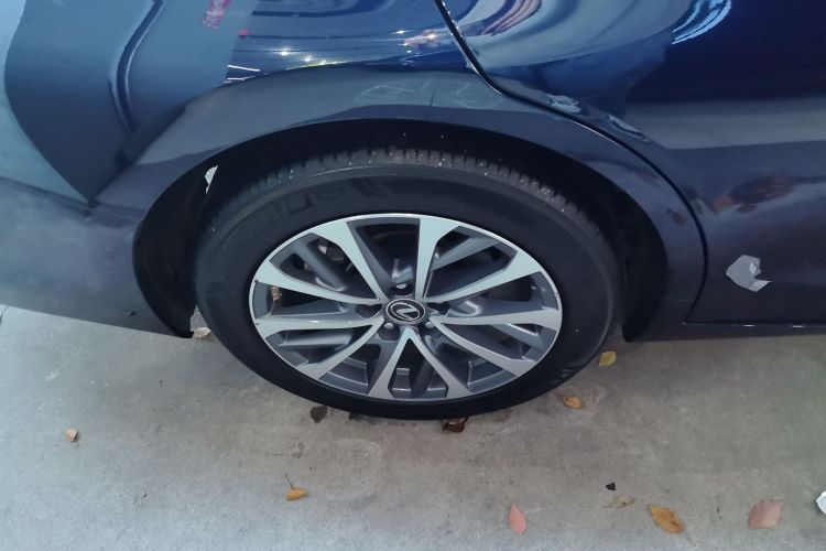 Used Lexus ES 2021 300h Excellence Edition
