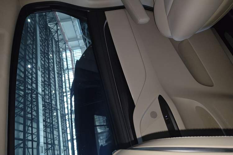 Used Buick GL8 2023 ES Lu Zun Deluxe Model
