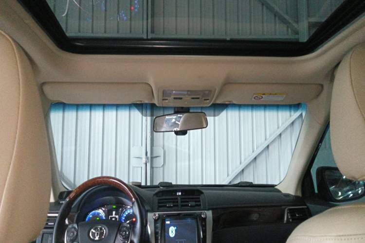 Used Toyota Camry 2015 Dual-Engine 2.5 HG Luxury Navigation Edition
