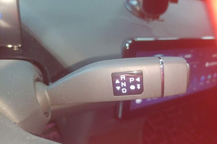 Used Chery New Energy Boundless Pro 2022 301km "WoW" Edition NMC Lithium Battery 30.6 kWh