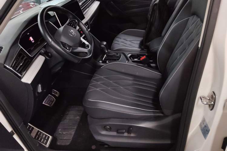 Used Volkswagen Tiguan L 2022 330TSI Automatic Two-Wheel Drive R-Line Enhanced Edition
