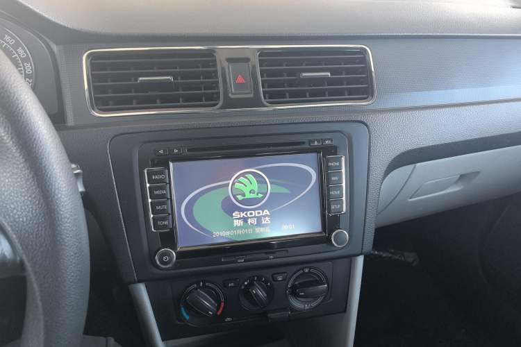 Used Skoda Rapid 2015 1.6L Manual Smart Selection Model
