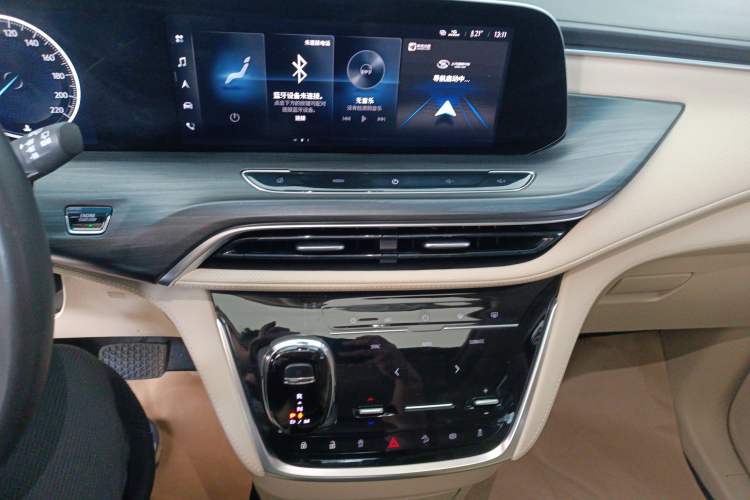 Used Buick GL8 2023 ES Lu Zun Deluxe Model
