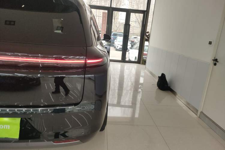 Used Li Auto L8 2023 Air model
