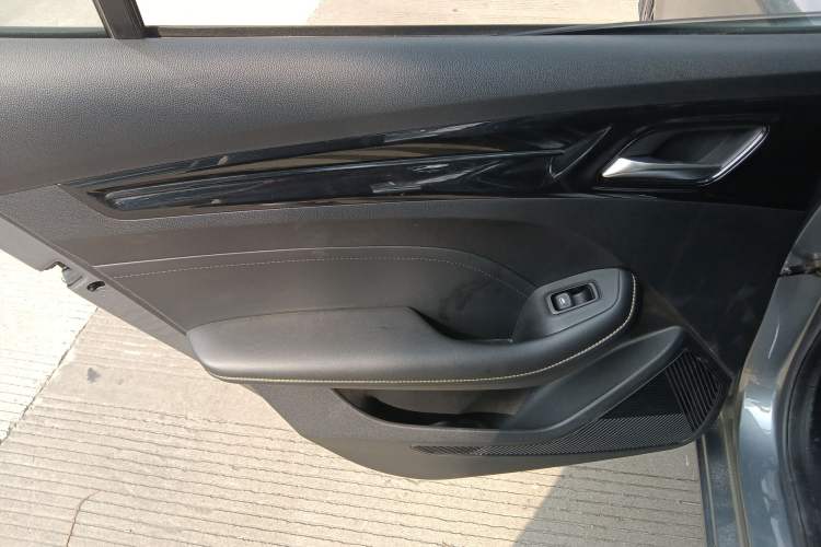 Used Roewe i5 2021 Revised Version 1.5L CVT Diamond Edition
