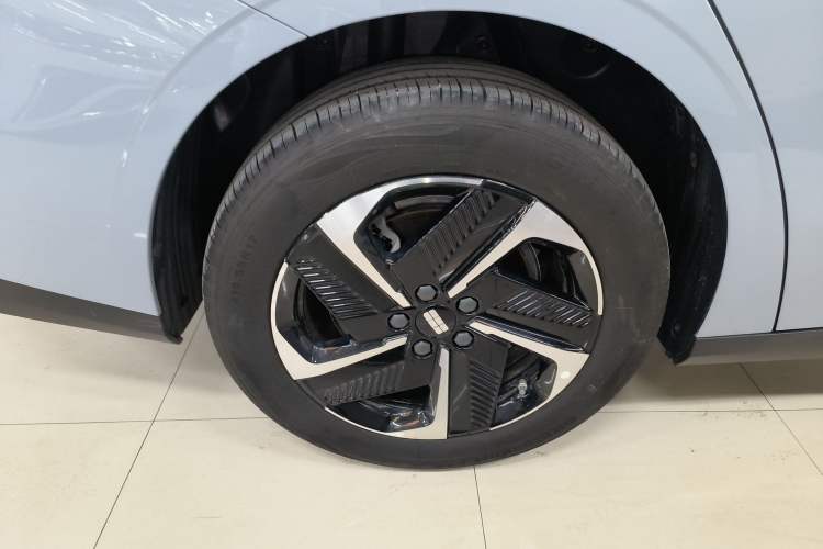 Used  L6 2025 EM-i 140km Explorer+ Edition