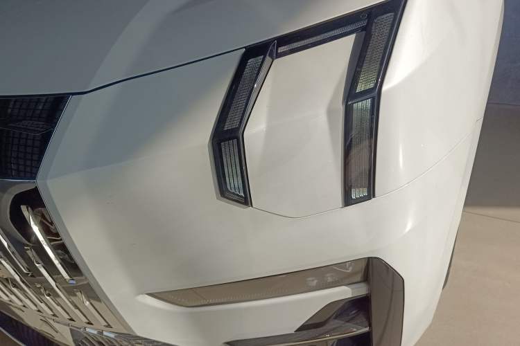 Used Zeekr 009 2024 Six-Seat Executive Version 4WD 108 kWh