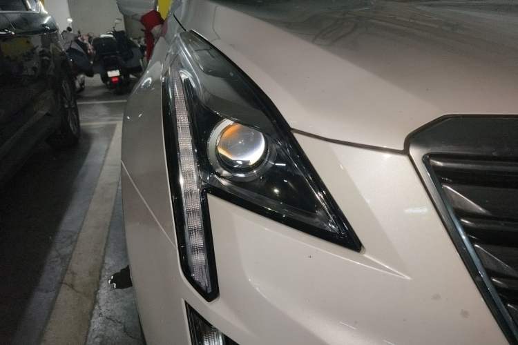 Used Cadillac XT5 2016 25T Luxury Model
