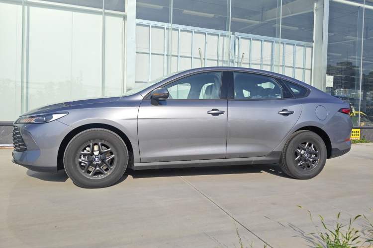 Used BYD Qin PLUS 2025 DM-i Smart Drive 55KM Leading Model
