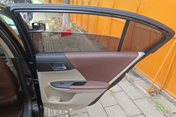 Used Honda Accord 2015 2.0L LX Comfort Edition
