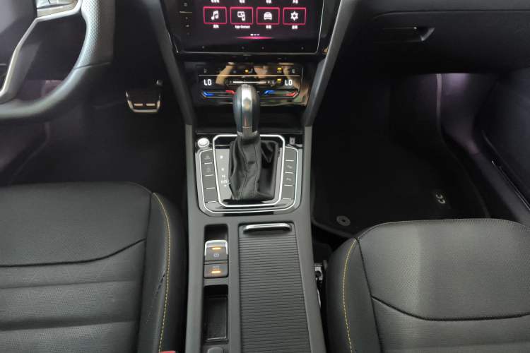 Used Volkswagen FAW-Volkswagen CC 2024 380TSI Striking Edition
