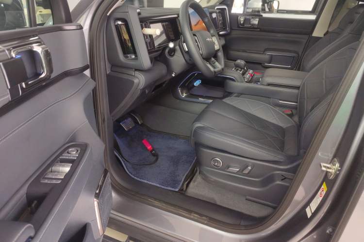 Used  Leopard 5 2025 Cloud Ride Laser-based Kunpeng Intelligent Driving Edition