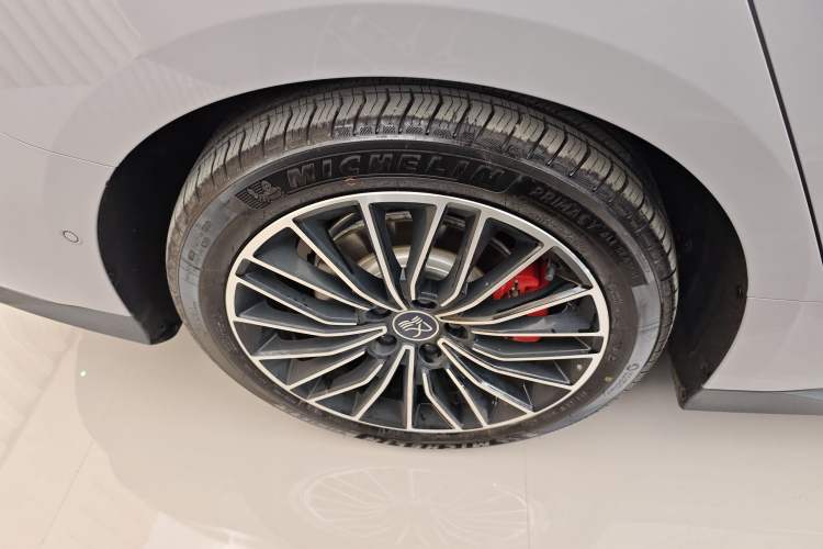 Used BYD Han 2025 EV with 701 km of Laser Radar-Enabled Intelligent Driving
