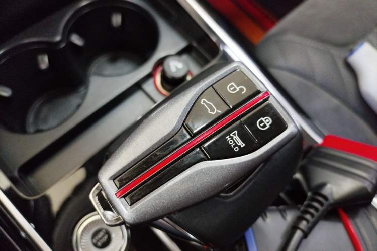 Used Hongqi HS5 2022 Facelifted Version 2.0T Smart Connect Flagship All-Wheel-Drive Edition
