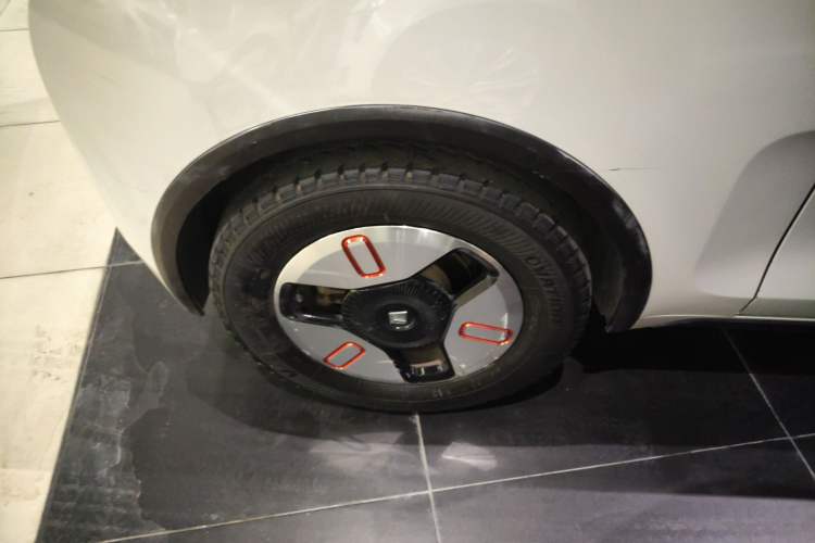 Used Baojun KiWi EV 2021 Artist Model Lithium Iron Phosphate
