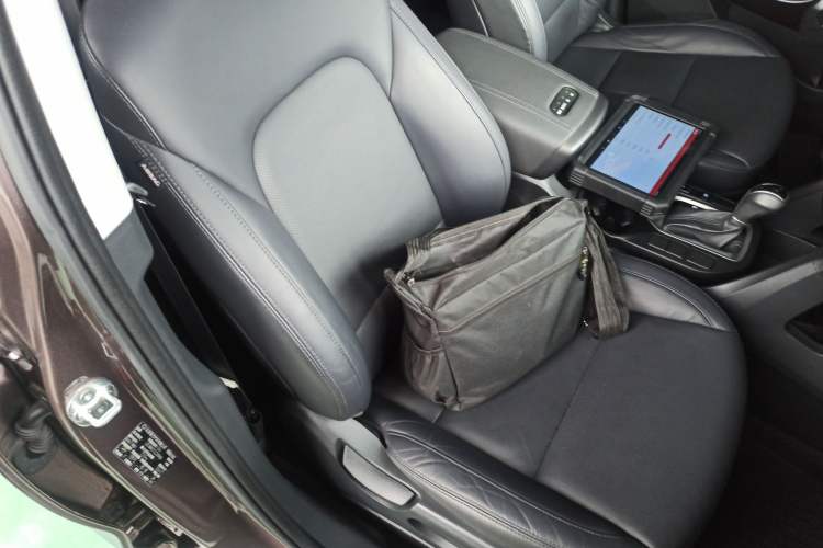 Used Hyundai Santa Fe 2015 2.0T Automatic 4x4 Smart 7-Seater
