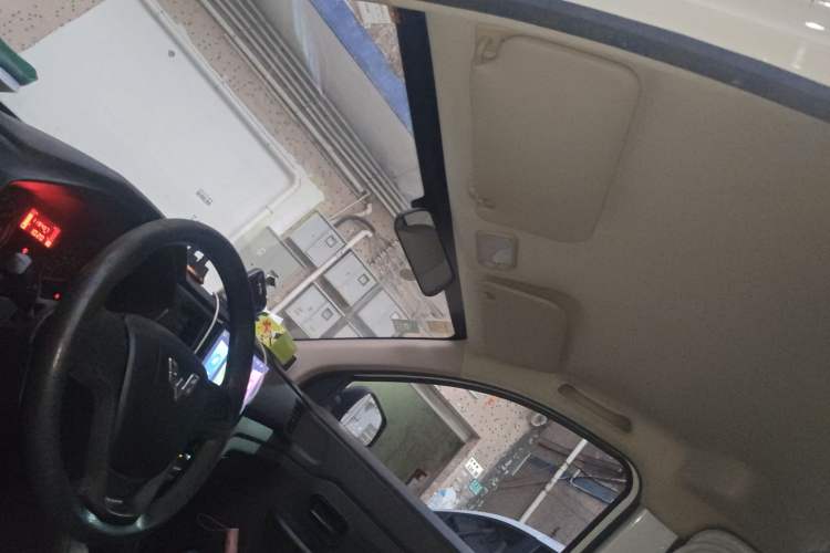 Used Wuling Hongguang V 2019 1.5L Base Window-Sealed Vehicle China VI LAR
