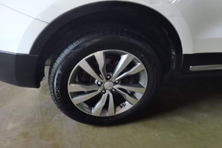 Used Geely Auto Emgrand X7 Sport 2016 2.0L Manual Smart Connect Version