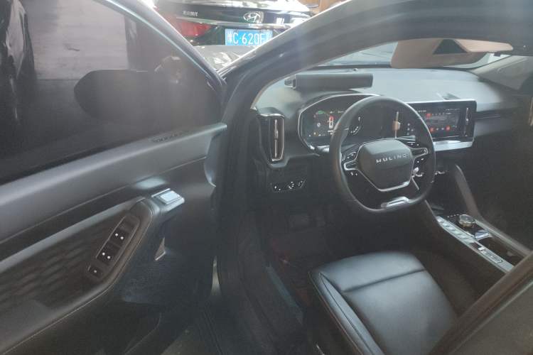 Used Wuling Xingyun 2023 2.0L DHT Flagship Edition
