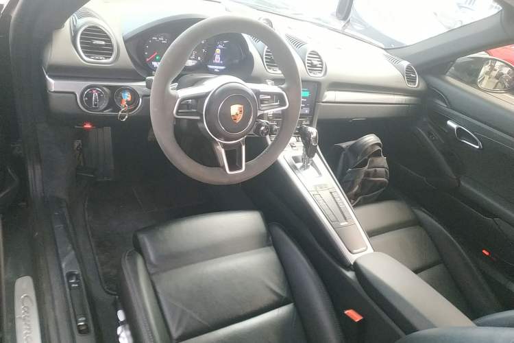 Used Porsche 718 2020 Cayman 2.0T
