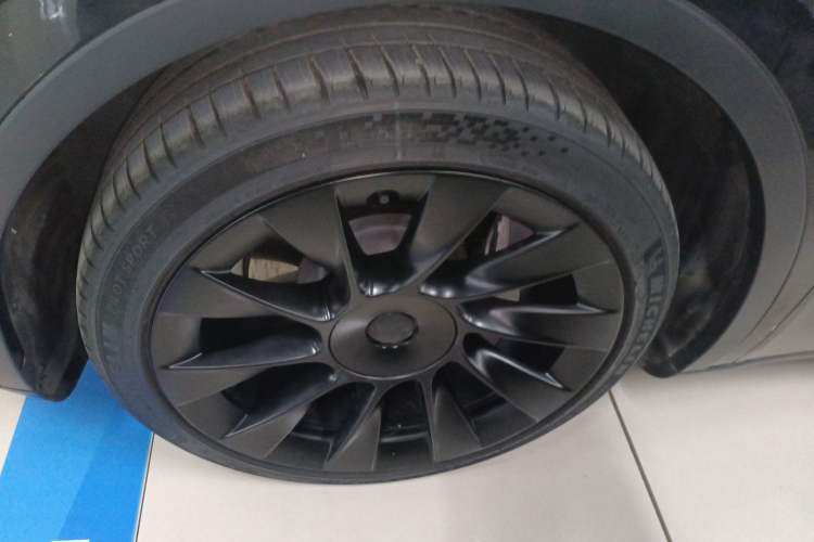 Used Tesla Model Y 2022 Rear-Wheel-Drive Version
