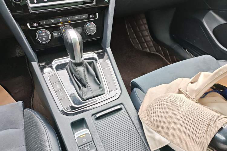 Used Volkswagen Magotan 2017 330TSI DSG Luxury Model
