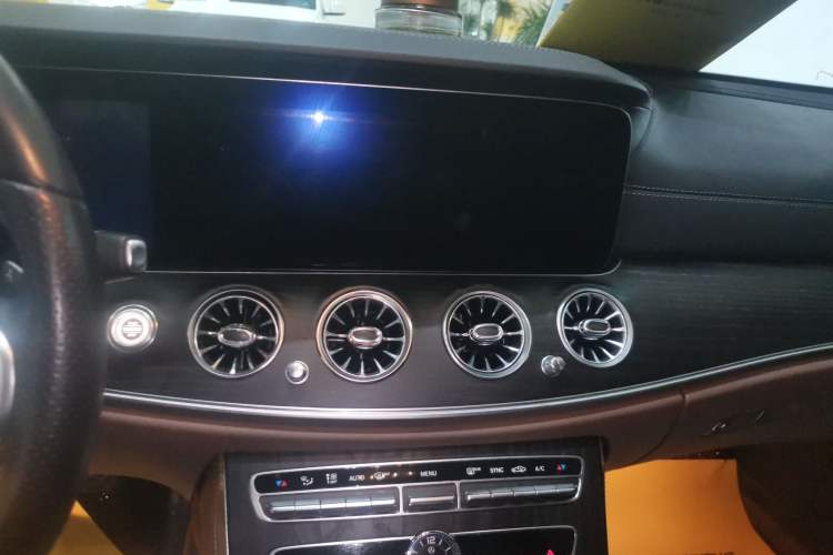 Used Mercedes-Benz E-Class 2019 Restyled E 300 L Sporty and Stylish Edition
