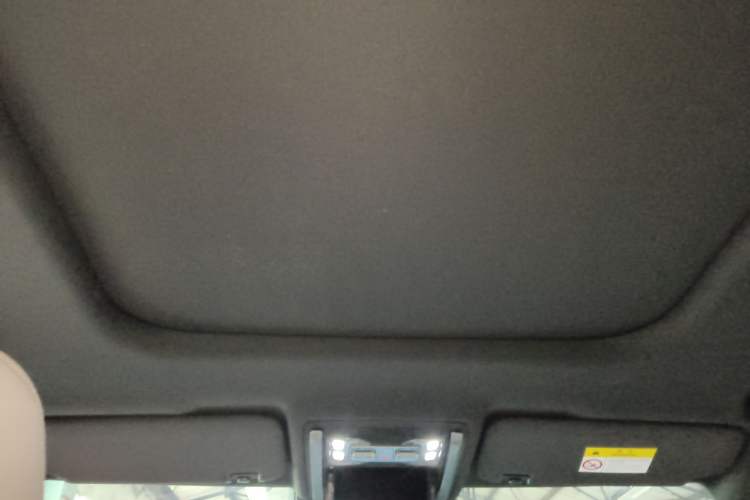 Used  Titanium 3 2025 501 km All-Wheel Drive Intelligent Driving Max Edition
