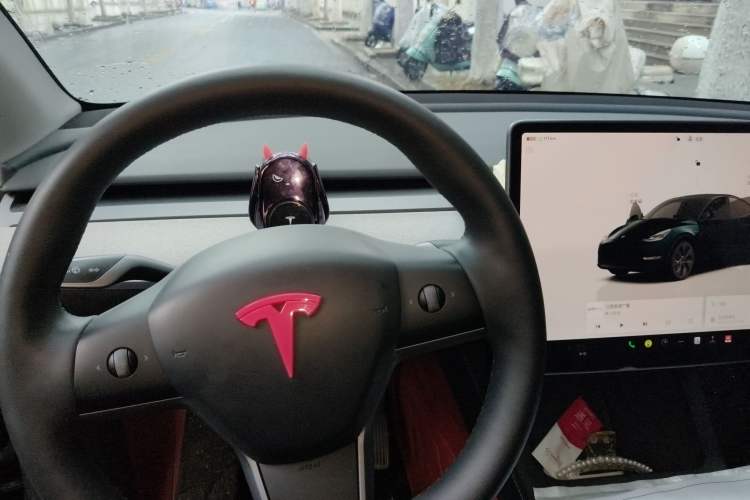 Used Tesla Model Y 2024 Rear-Wheel-Drive Version
