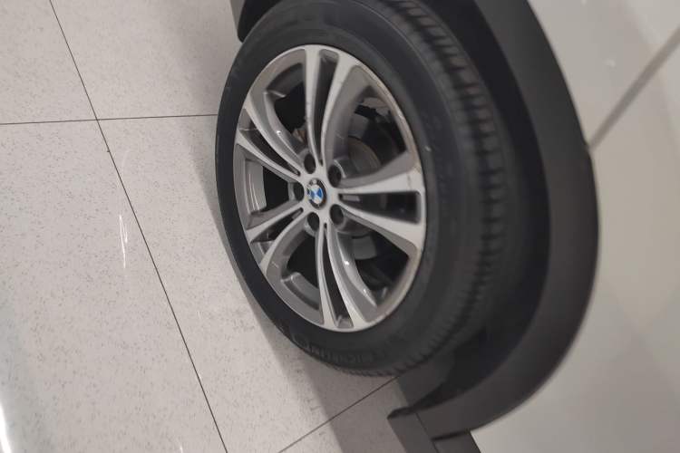 Used BMW X1 2016 xDrive20Li Luxury Model
