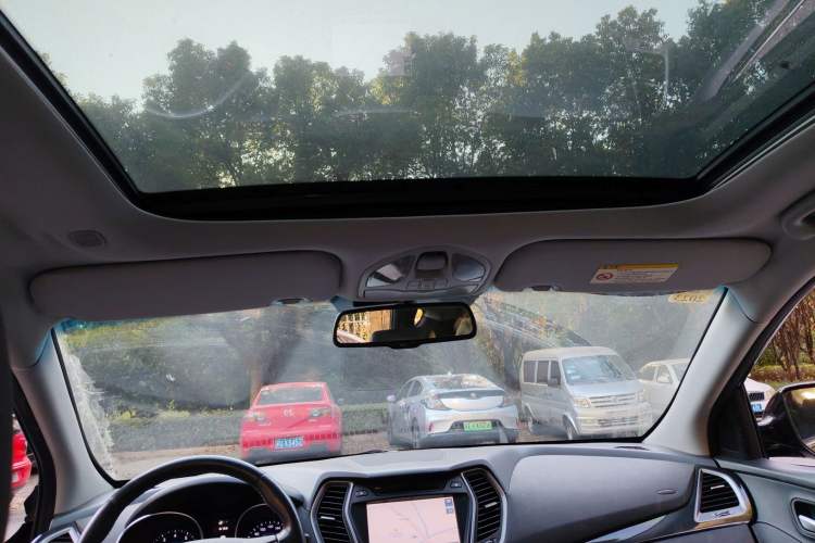 Used Hyundai Santa Fe 2015 2.4L Automatic Two-Wheel Drive Smart Version 5 Seats