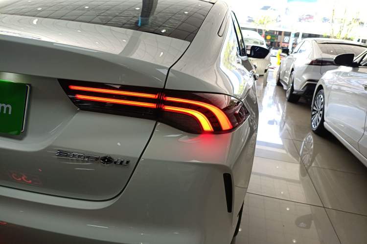 Used GAC Trumpchi EMPOW 2022 270T DCT J16 Galaxy Fighter Edition
