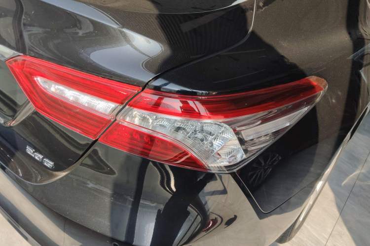 Used Toyota Camry 2021 2.0G Luxury Edition
