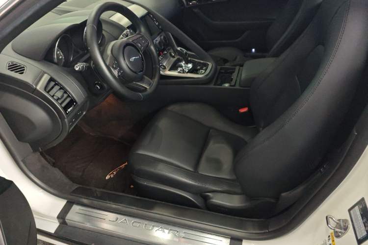 Used Jaguar F-TYPE 2016 3.0 SC Hardtop Version
