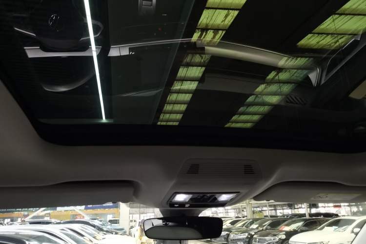 Used Volkswagen Talagon 2023 330TSI Luxury Touring Edition
