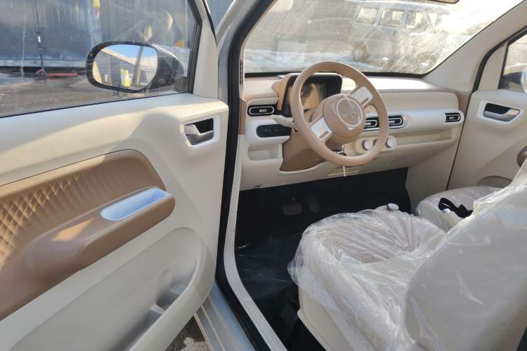 Used Wuling Hongguang MINIEV 2024 3rd Generation 215km Youth Edition
