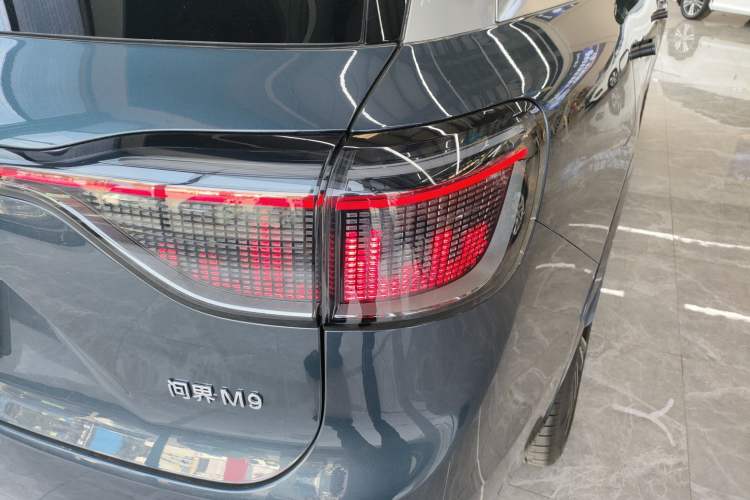 Used Hima AITO M9 2024 Range-Extended Ultra Version 42 kWh 6-Seater Model
