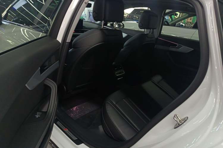 Used Audi A4L 2022 40 TFSI Luxury Dynamic Model