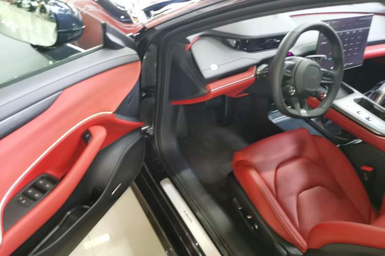 Used  SU7 2024 Rear-Drive Long-Range Intelligent Driving Version
