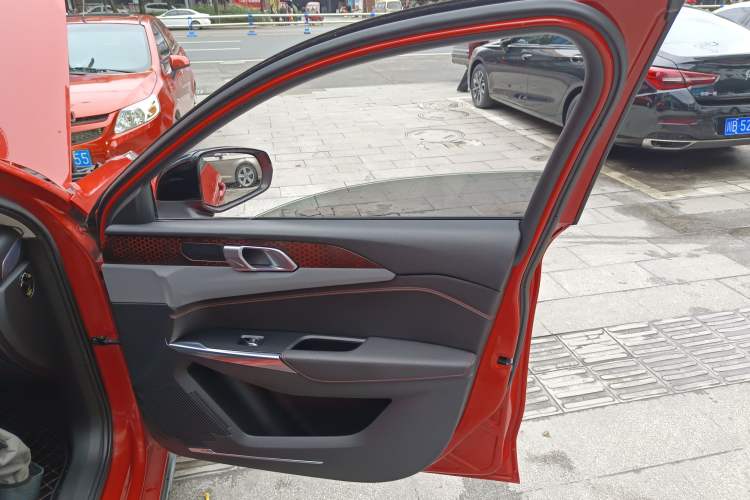 Used Lynk & Co 02 2019 1.5T DCT Two-Wheel Drive Pro Edition China VI Standard
