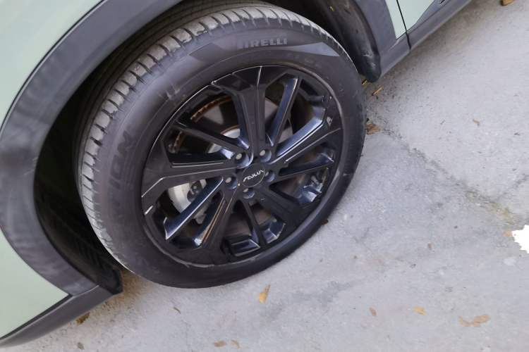 Used Dongfeng Aeolus Huge 2022 Mach Dual-Motor 1.5T MHD Dare-to-Dream Edition