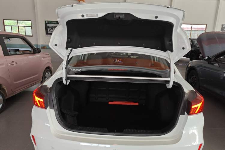 Used Changan Eado New Energy 2022 EV460 Smart Ride-Hailing Edition – Lithium Iron Phosphate
