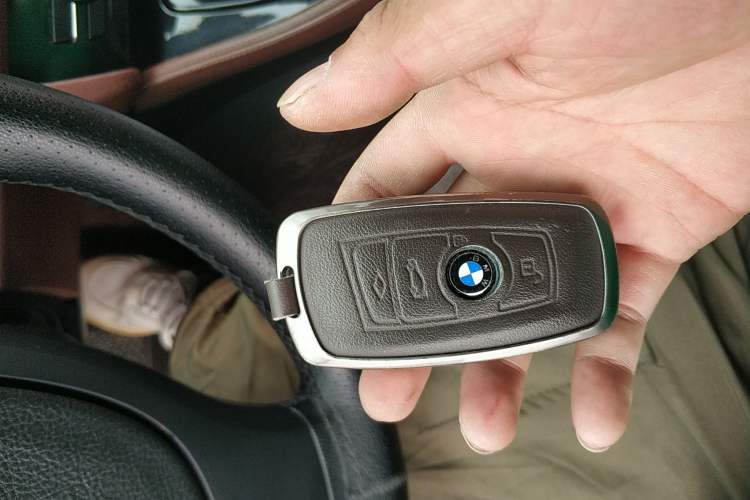 Used BMW 5 Series 2014 520Li Elegant Model
