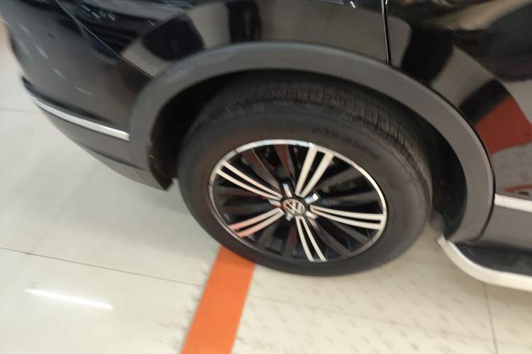 Used Volkswagen Tiguan L 2021 280TSI Automatic Two-Wheel Drive Smart Edition
