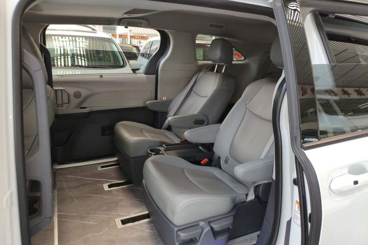 Used Toyota Sienna 2021 2.5L Hybrid Comfort Edition
