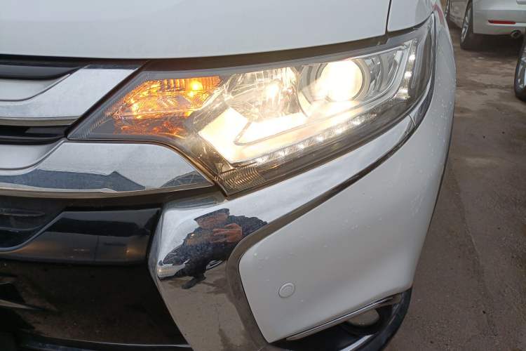 Used Mitsubishi Outlander 2018 2.0L Two-Wheel Drive Glory Edition 5 Seats
