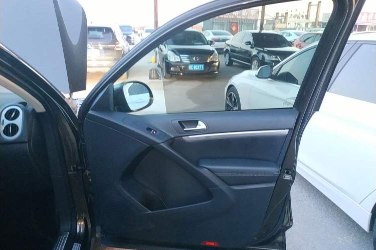 Used Volkswagen Tiguan 2017 300TSI Automatic Two-Wheel Drive Silk Road Comfort Edition
